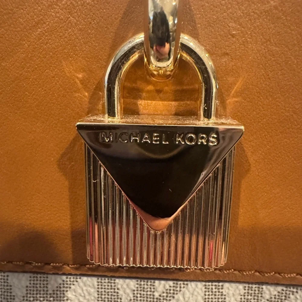 Michael Kors Large Gramercy Satchel (EUC)
